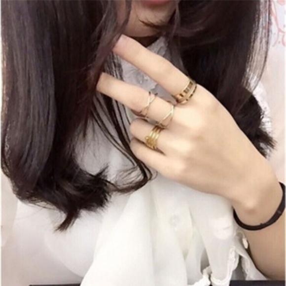 Assorted Gold Rings - Picture 4 of 4